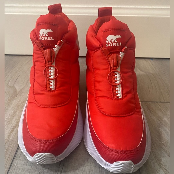 NWT Sorel red out and about puffy boot! - Picture 4 of 4